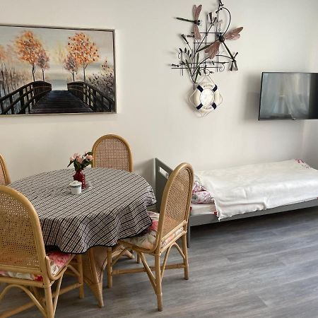 Cichy Zaulek 5 I 6 Apartment บรอดนิตซา ภายนอก รูปภาพ